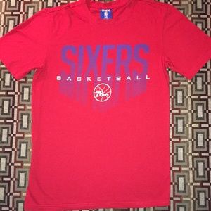Men’s Small UNK NBA Blue Label Sixers Red T-shirt